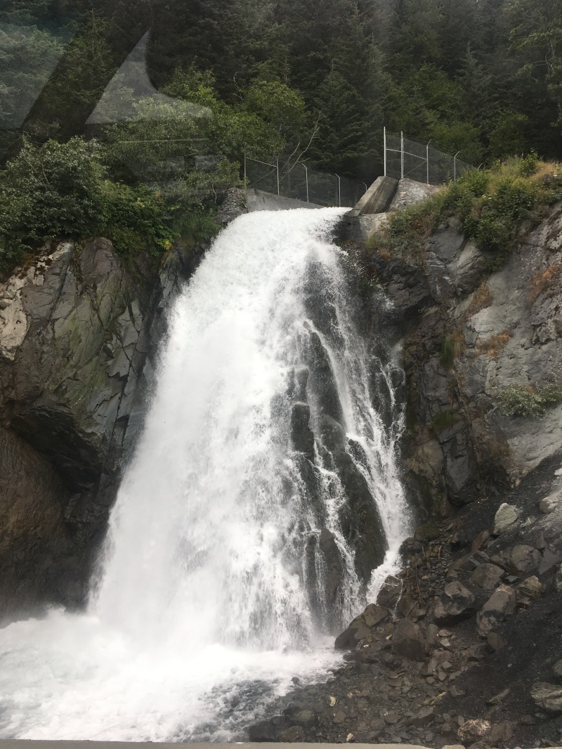2019/07(July)/Jim-Janeen-50th-Anniversary-Alaska-Cruise/12_Seward/800x600_2019-07-12 07-50th-anniversary-cruise-Seward-to-Anchorage-06-waterfall.JPG